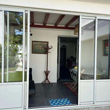 En Rez De Jardin * סיבור