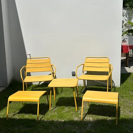En Rez De Jardin Apartment